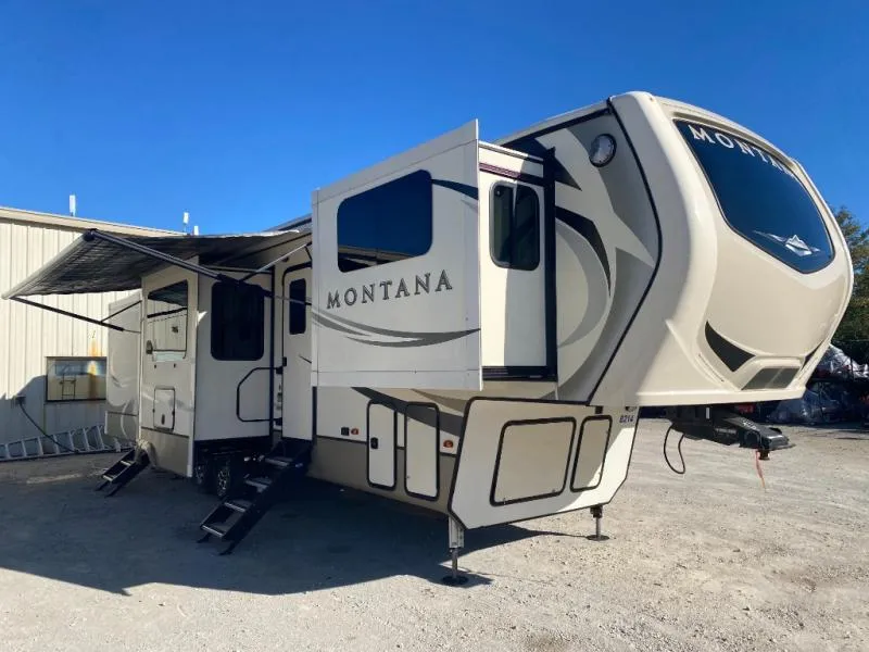 2017 Keystone RV Montana Used    3731 FL - Photo 3