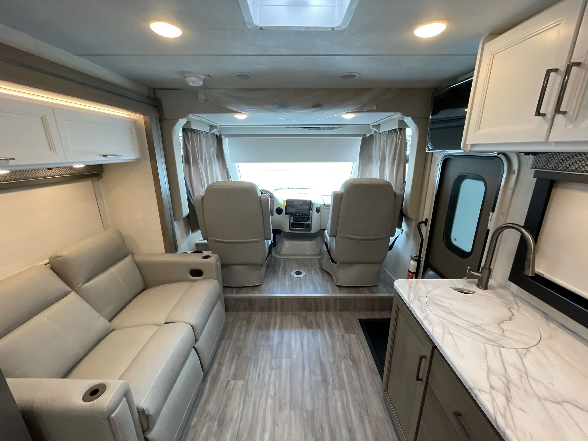 2026 Thor Motor Coach Freedom Traveler A26 — living area main