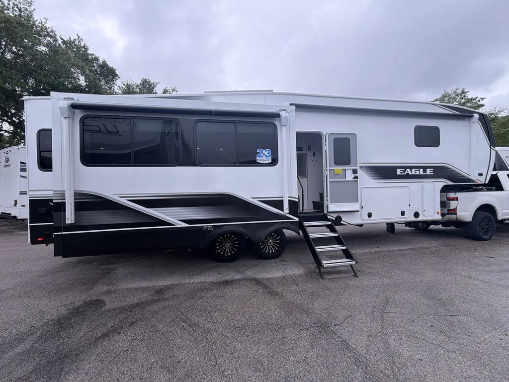 2026 Jayco Eagle 321RSTS, Photos photo 3