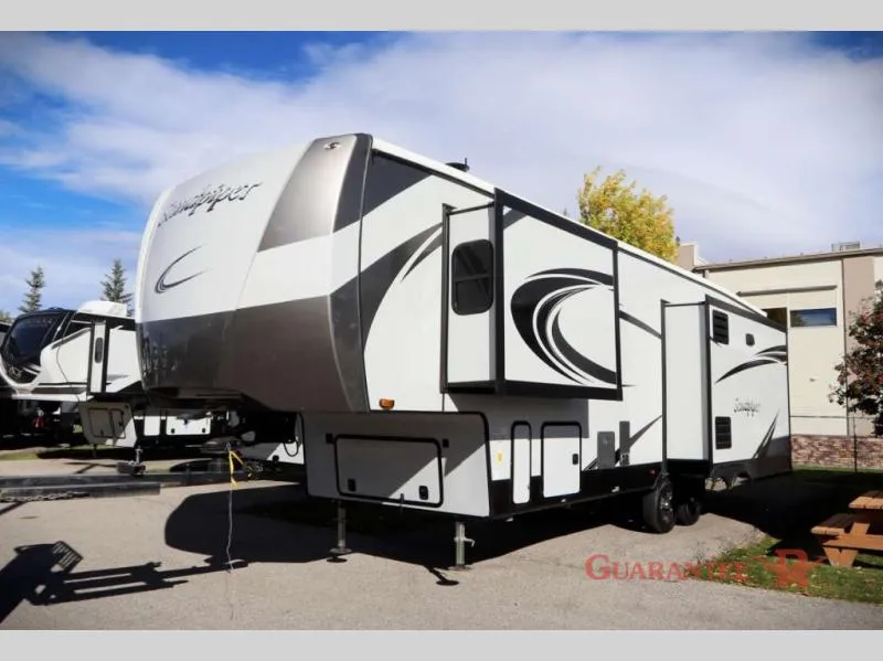 2023 Forest River Sandpiper 3370RLS - Photo 4