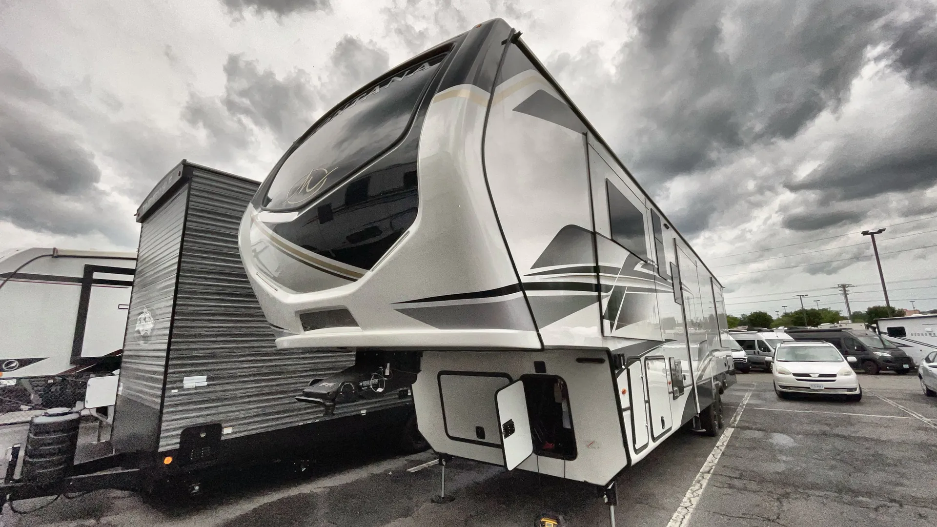 2025 Keystone Montana 3941FO - Photo 2