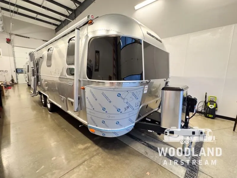 2026 Airstream Globetrotter 25FB - Photo 2