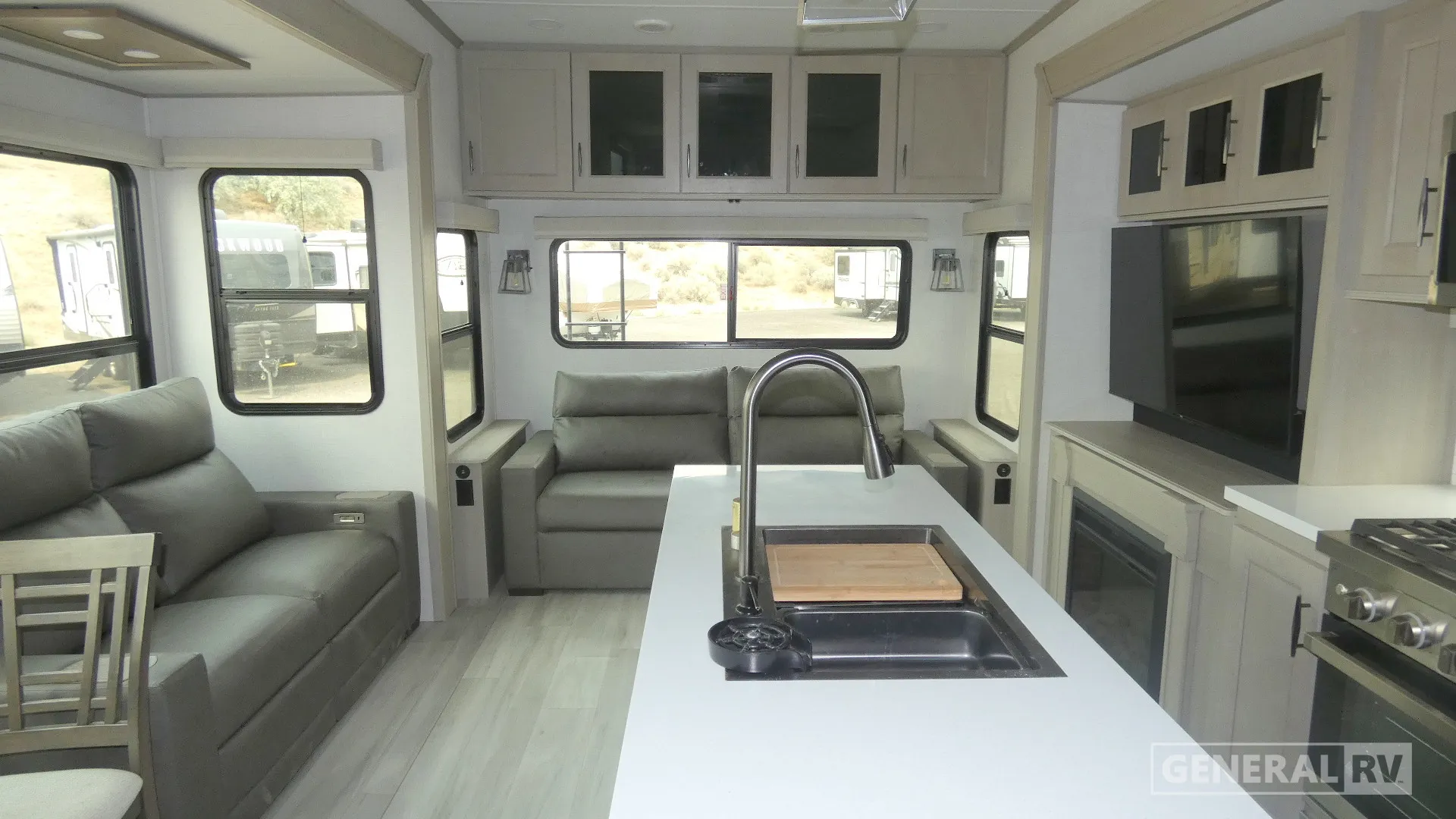 2024 Grand Design Influence 2903RL - Photo 3