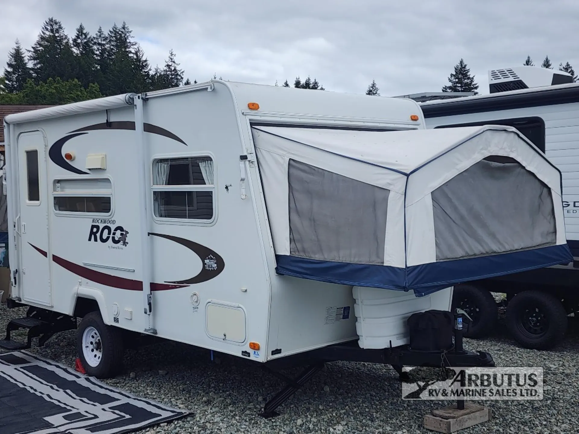 2006 Forest River RV Rockwood 17 - Photo 2