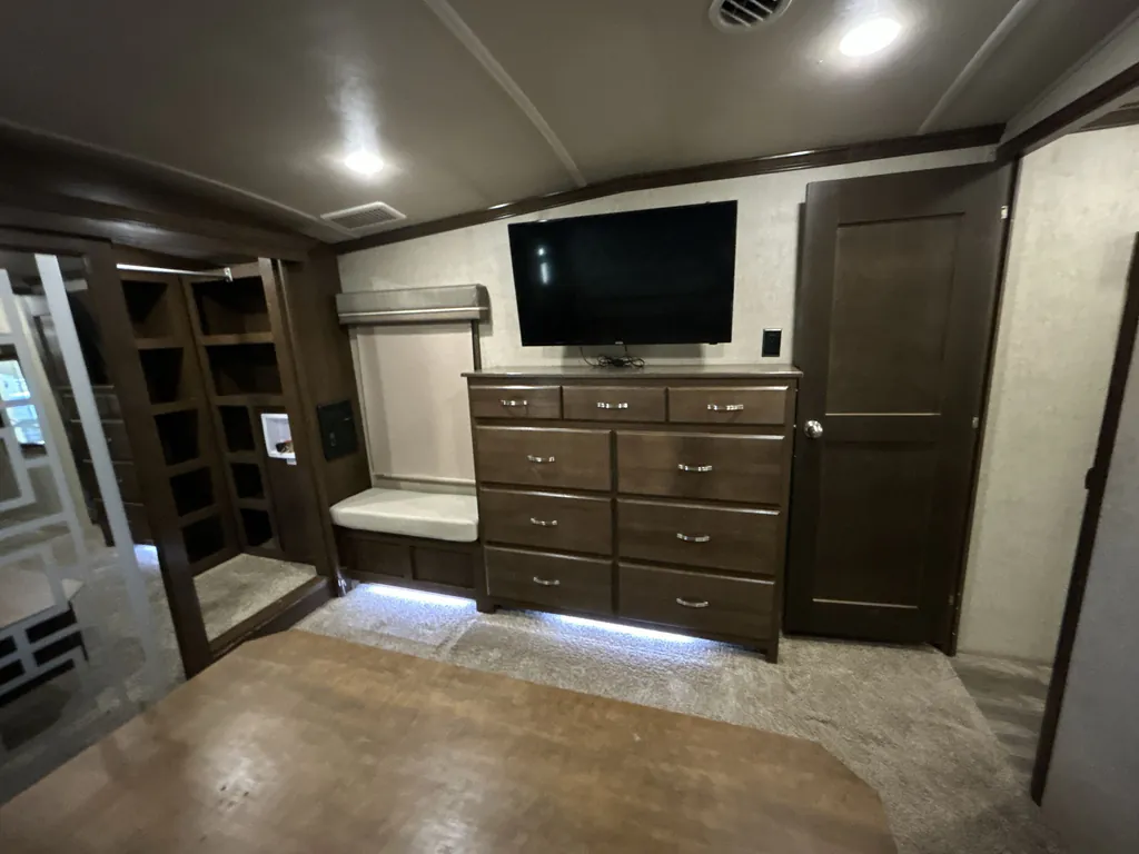 2017 Forest River Cedar Creek 38EL, Photos photo 14