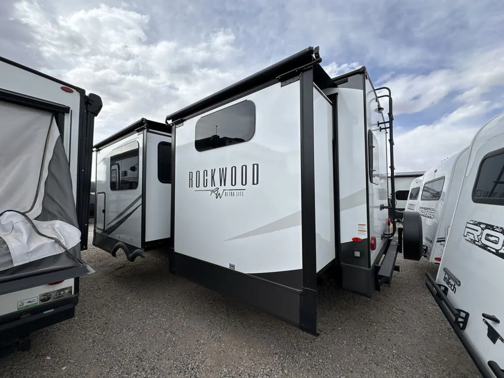 2025 Forest River Rockwood Ultra Lite 2616BH - Photo 4