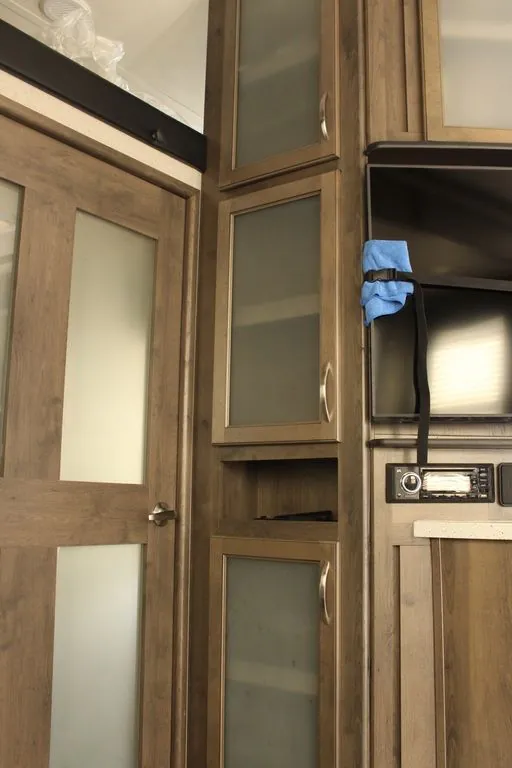 2019 Dutchmen Voltage Triton 3551, Photos photo 10