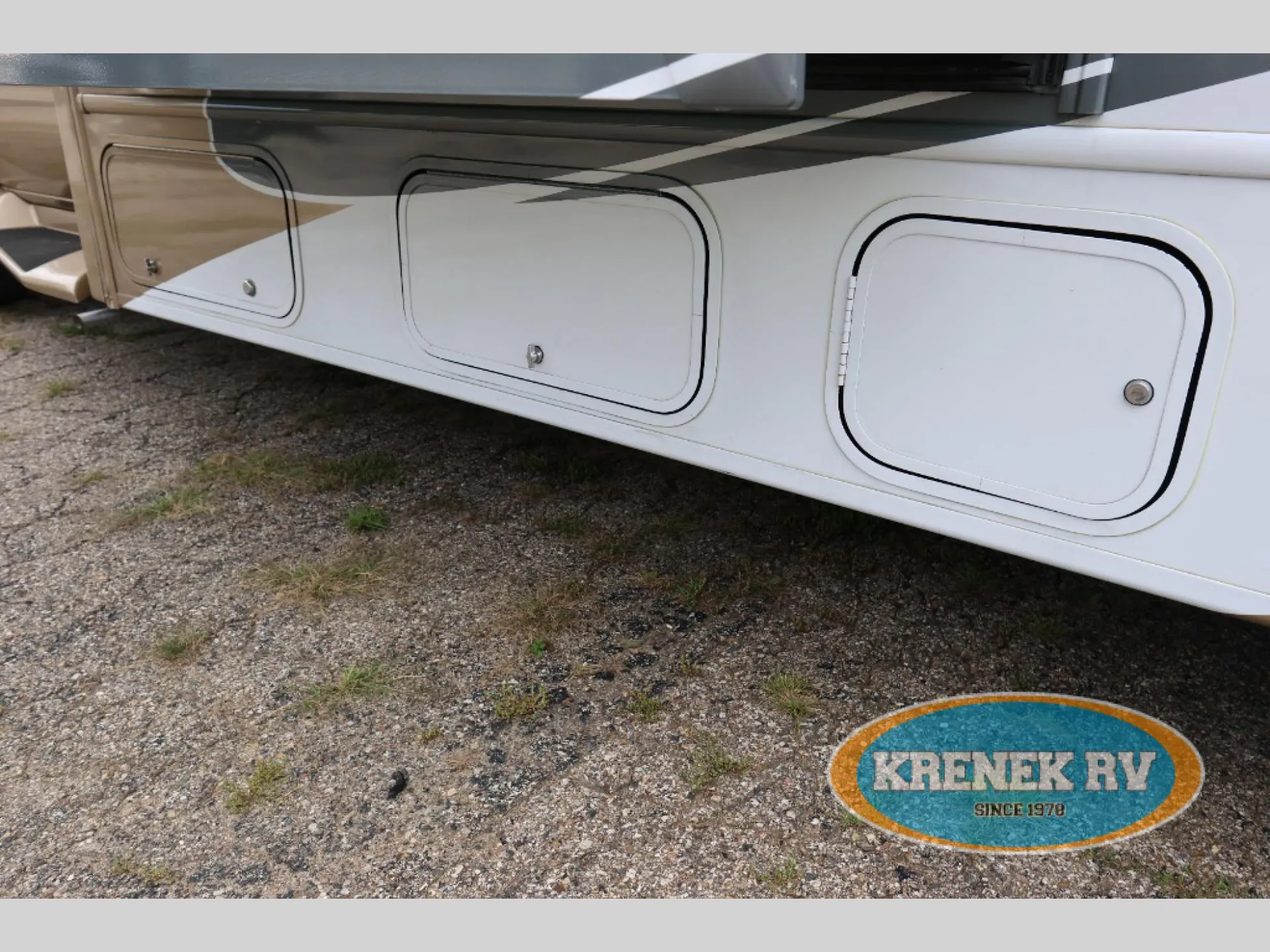 2013 Winnebago Aspect 27K - Photo 3