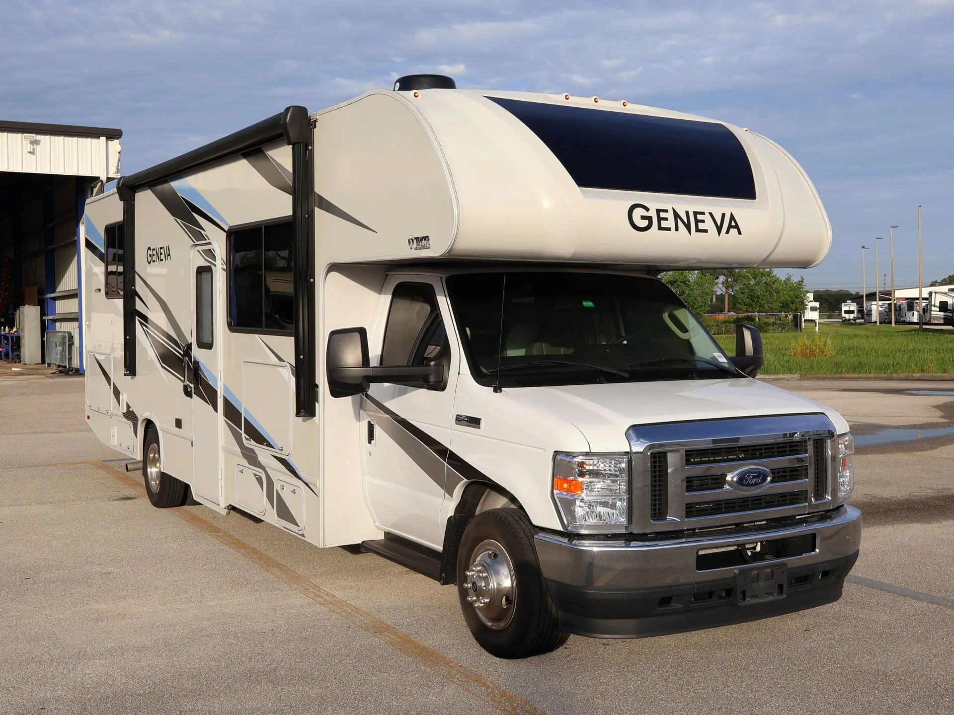 2023 Thor Motor Coach Geneva 28VA - Photo 2