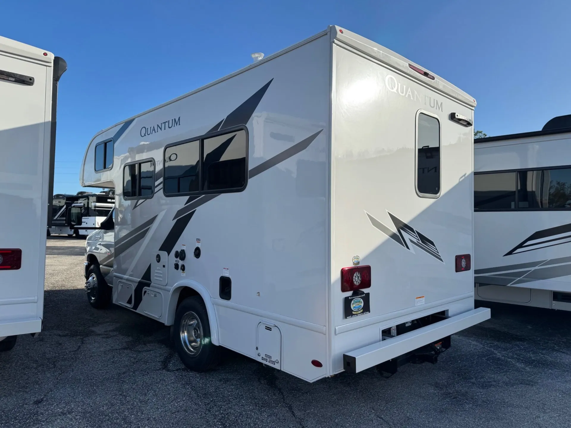 2026 Thor Motor Coach Quantum LX19 - Photo 3