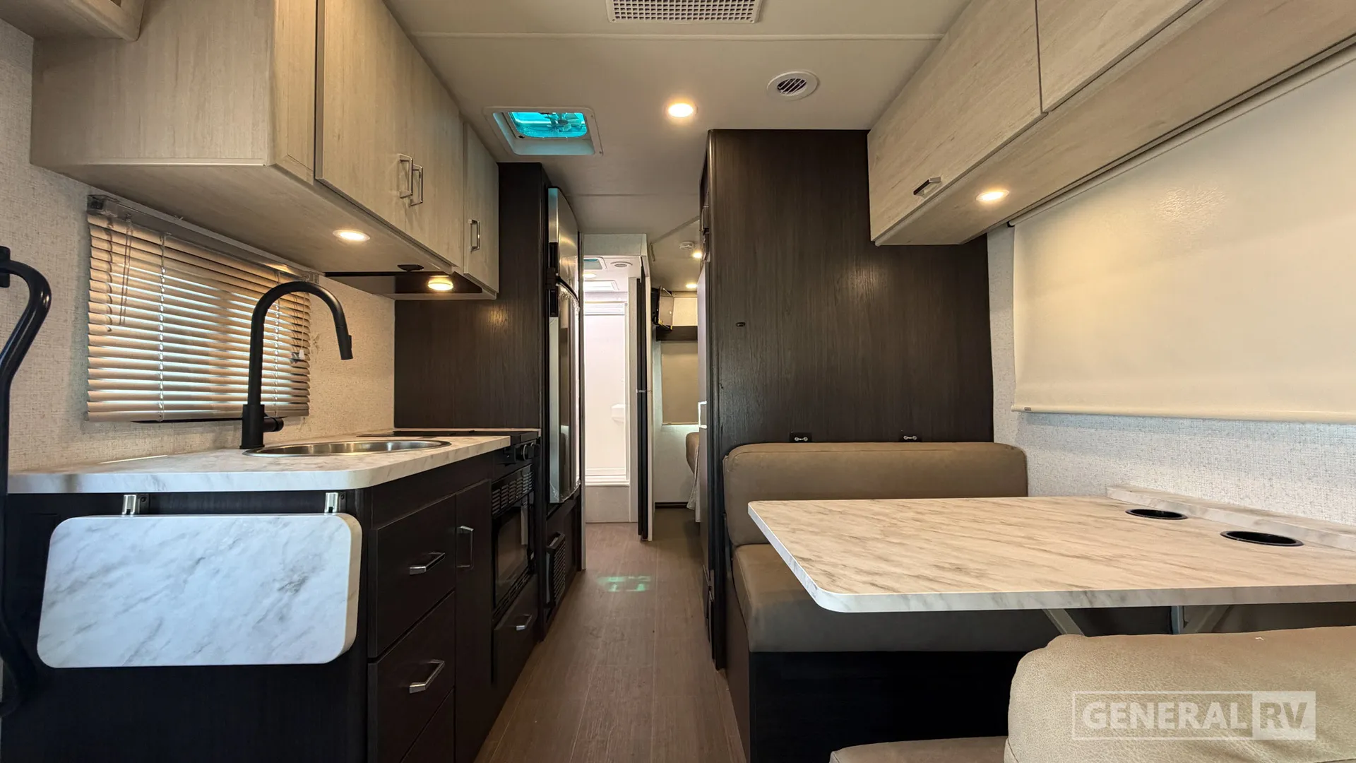 2027 Winnebago Sunflyer 22RS - Photo 3