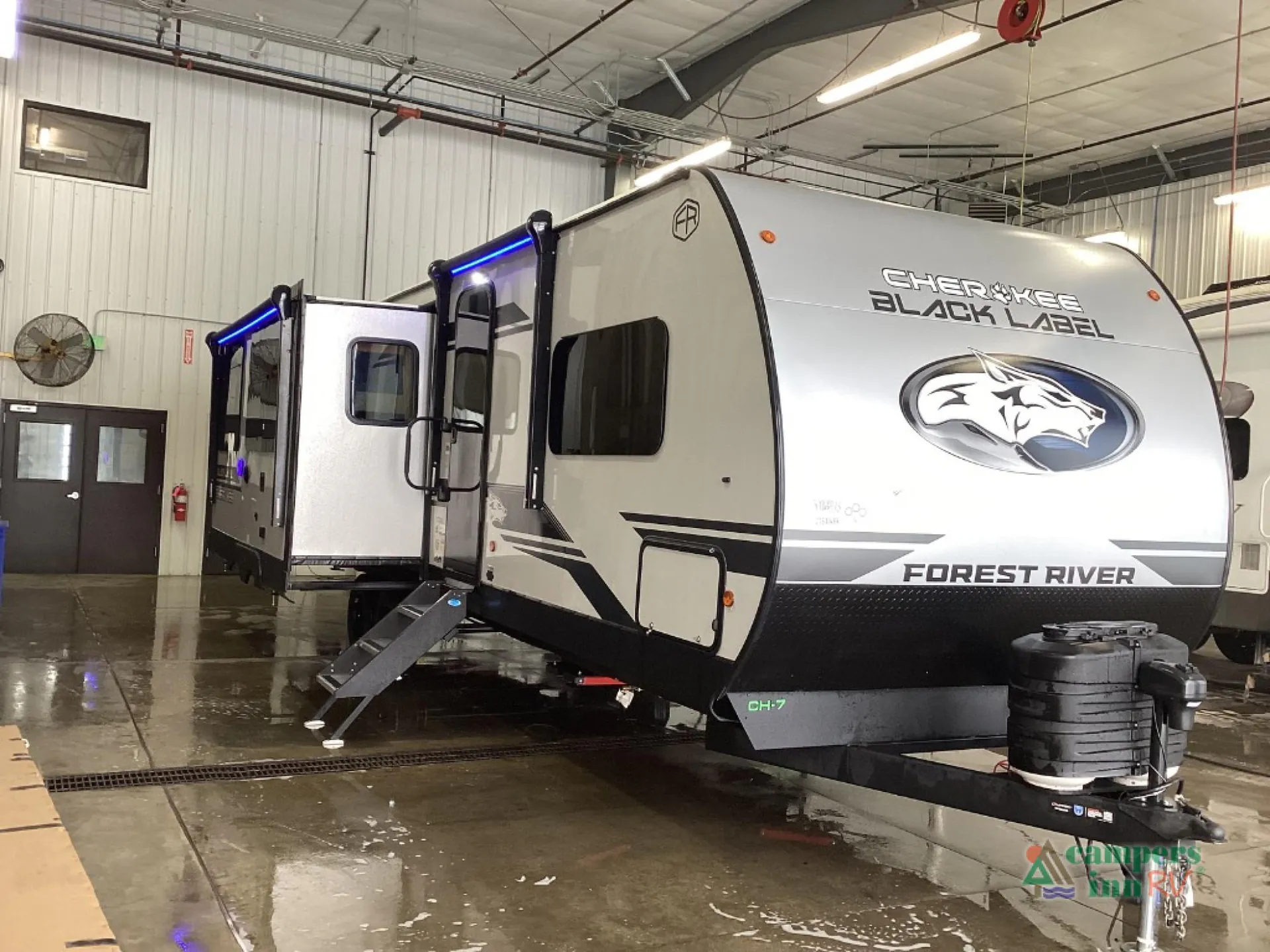 2026 Forest River Cherokee Wolf Den 273XLK