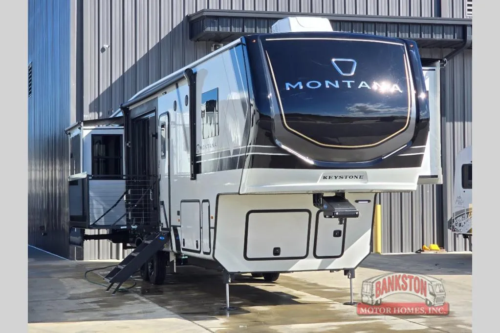 2026 Keystone Montana 3532SP - Photo 2
