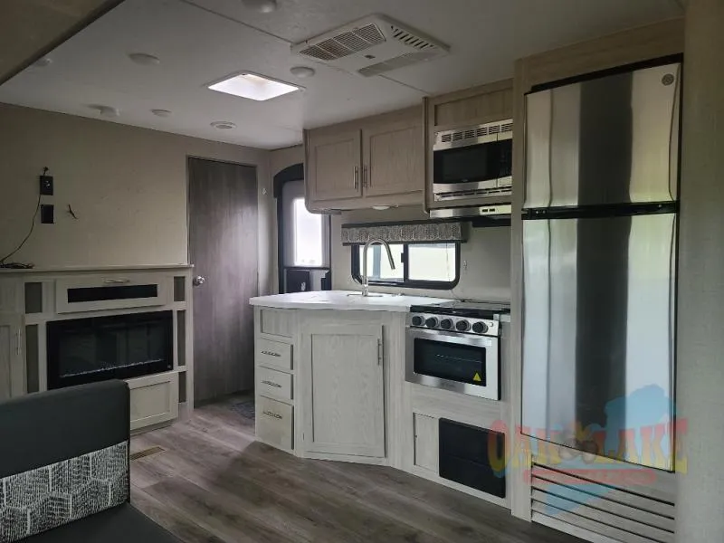 2022 Coachmen Catalina 293QBCK - Photo 4