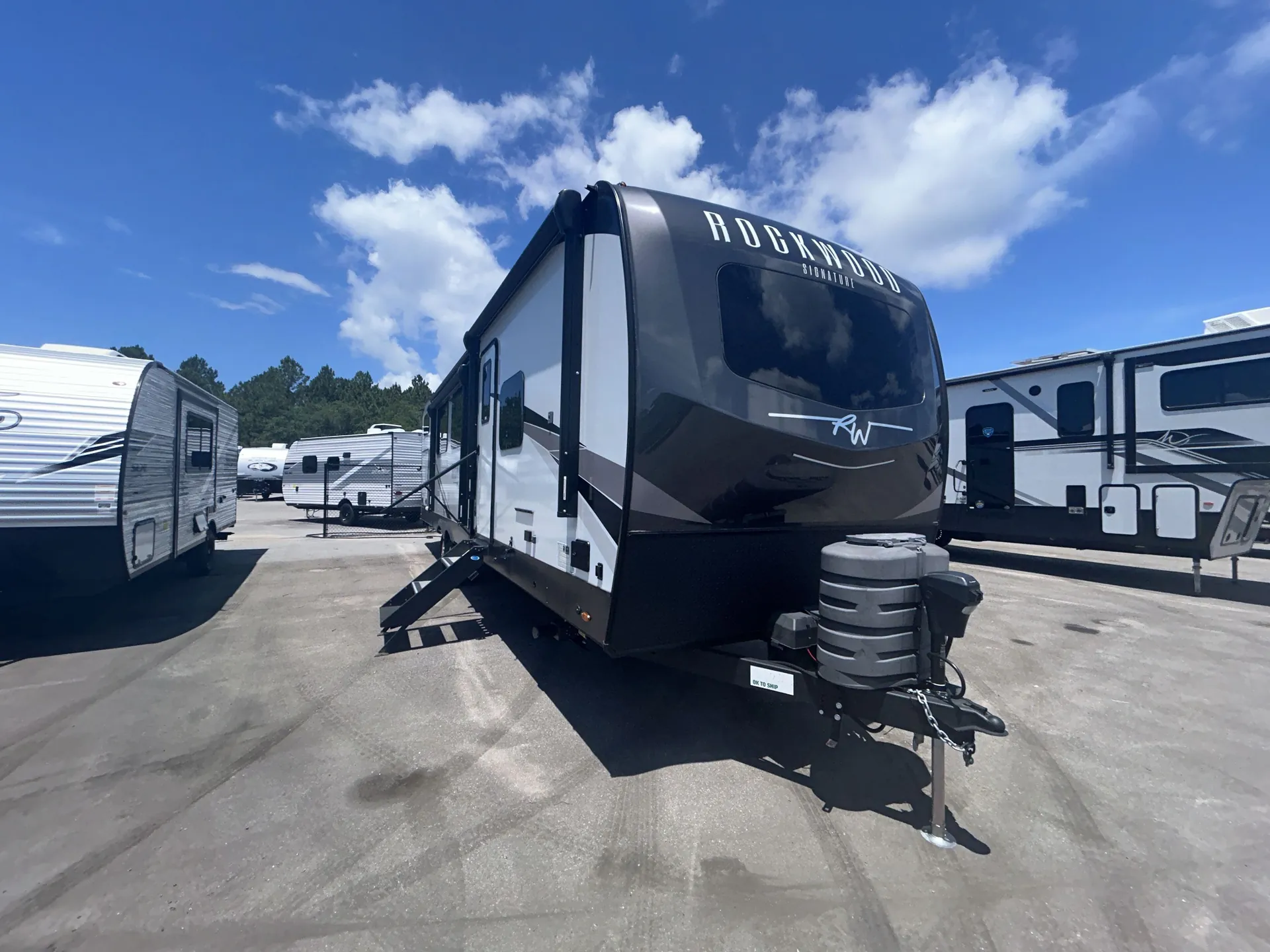 2025 Forest River Rockwood Signature 8336BH - Photo 2