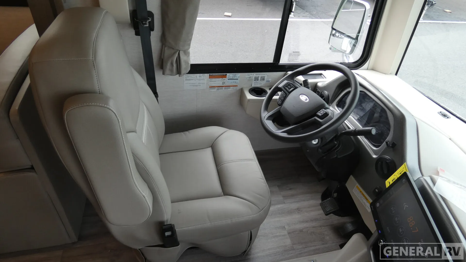 2026 Thor Motor Coach ACE 29G - Photo 4