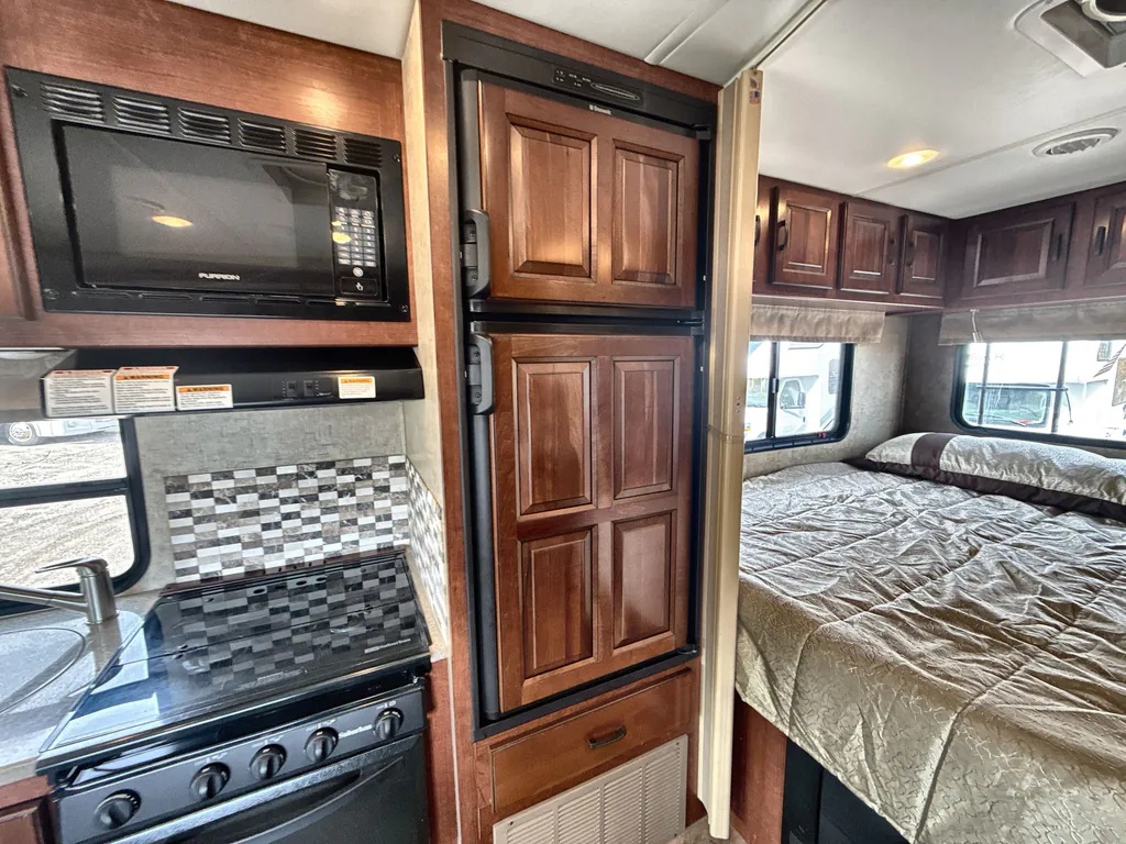 2016 Forest River Forester 2291S, Photos photo 8