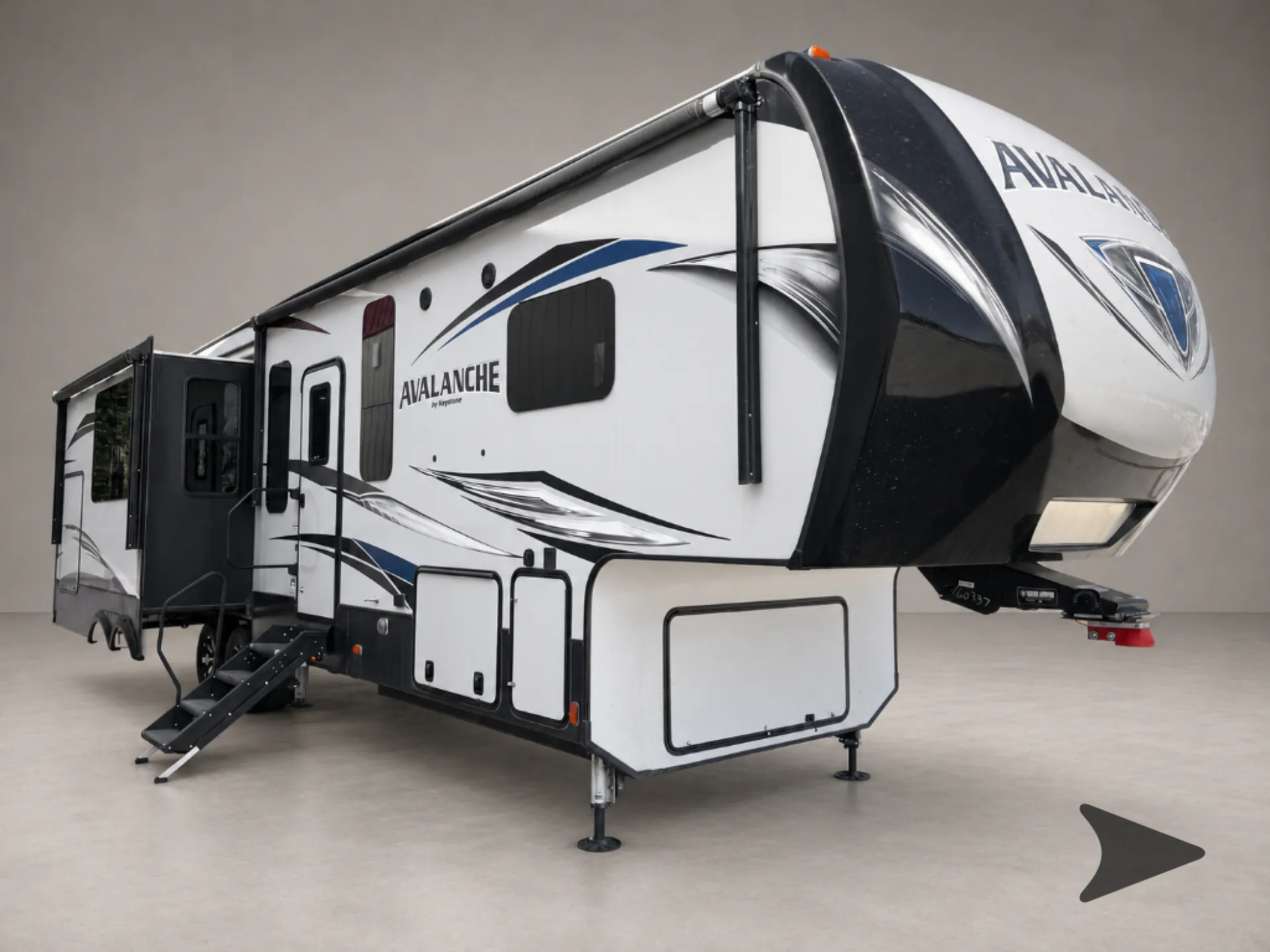 2020 Keystone Avalanche 339GK - Photo 2