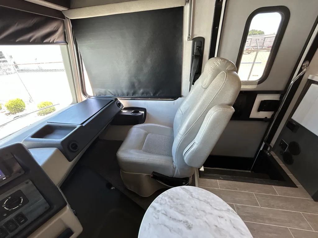2023 Forest River Georgetown 5 Series GT5 36B5, Photos photo 9
