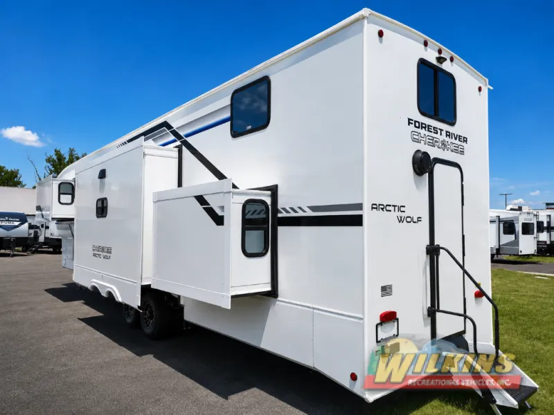 2026 Forest River Cherokee Arctic Wolf 38DST - Photo 4