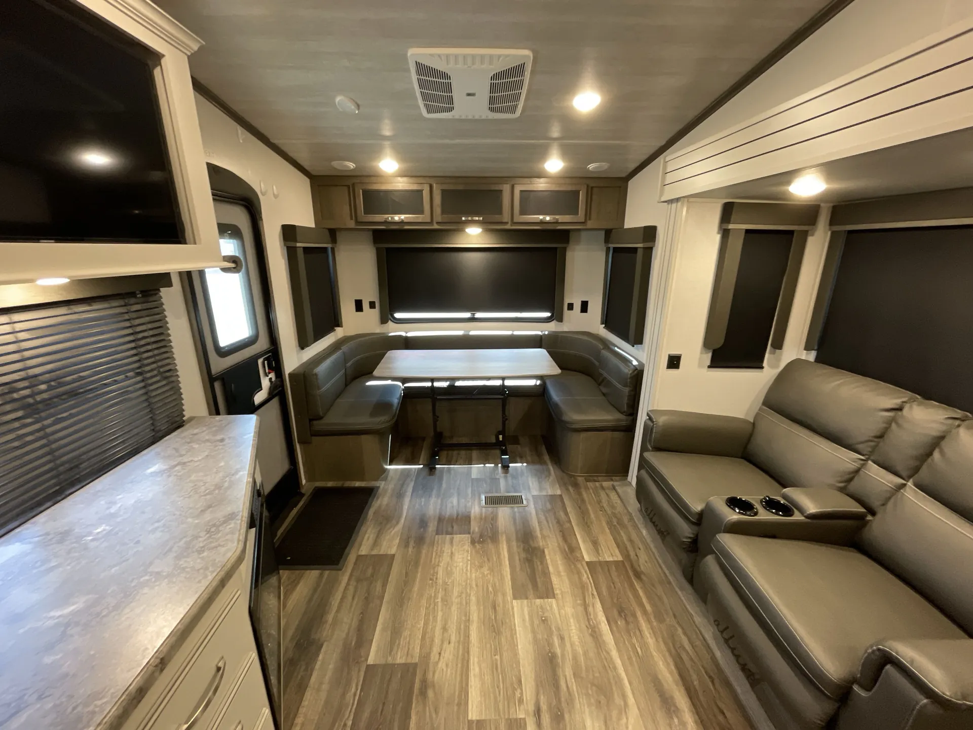 2021 Keystone Cougar Half-Ton 24RDS - Photo 3