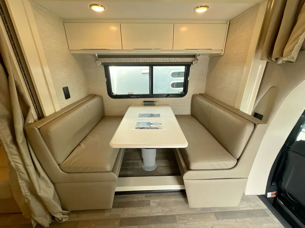 2020 Tiffin Wayfarer 25 RW, Photos photo 4