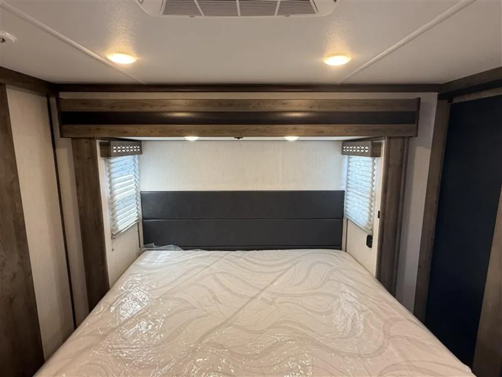 2021 Forest River Rogue Armored 351G2, Photos photo 19