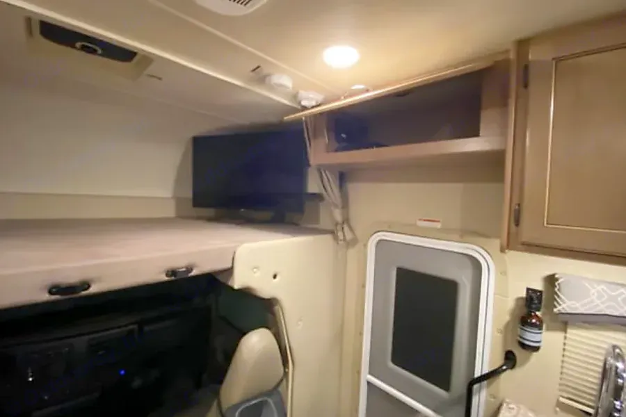 2019 Thor Motor Coach Chateau 22E, Photos photo 6