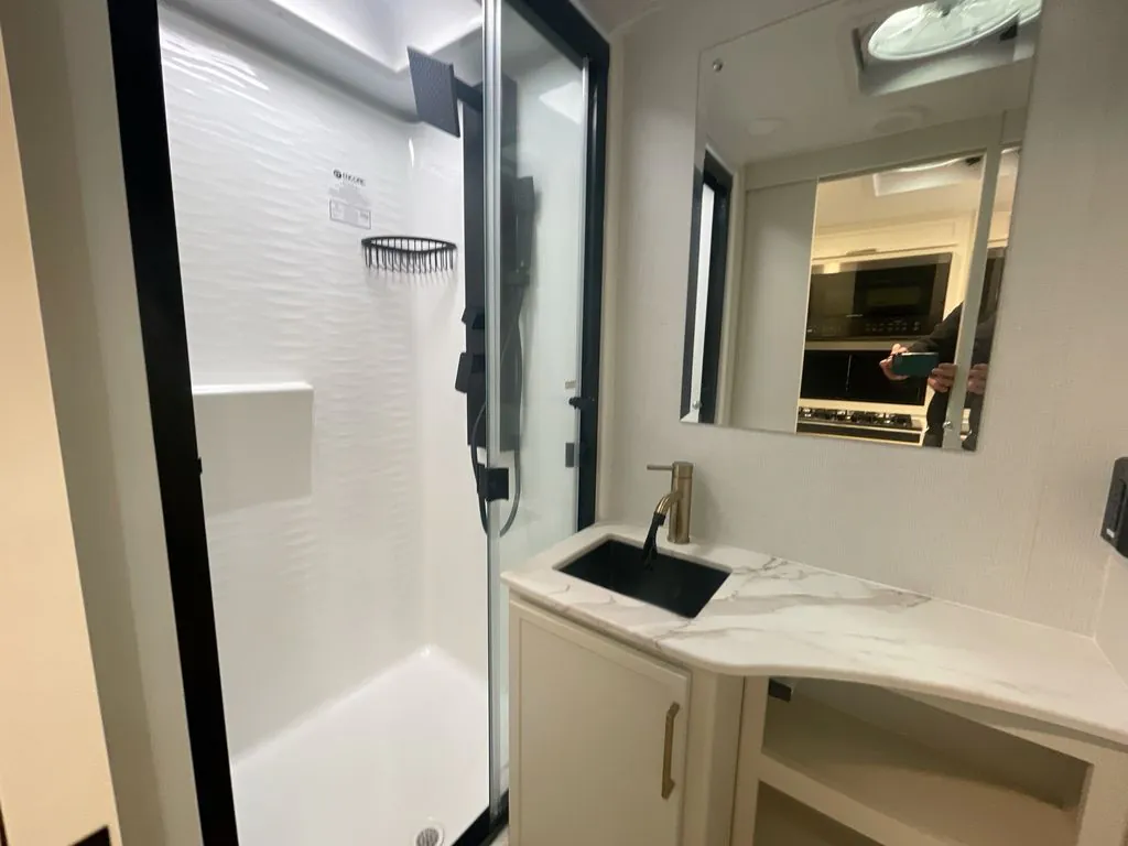 2026 Brinkley Model Ix 20X, Photos photo 11
