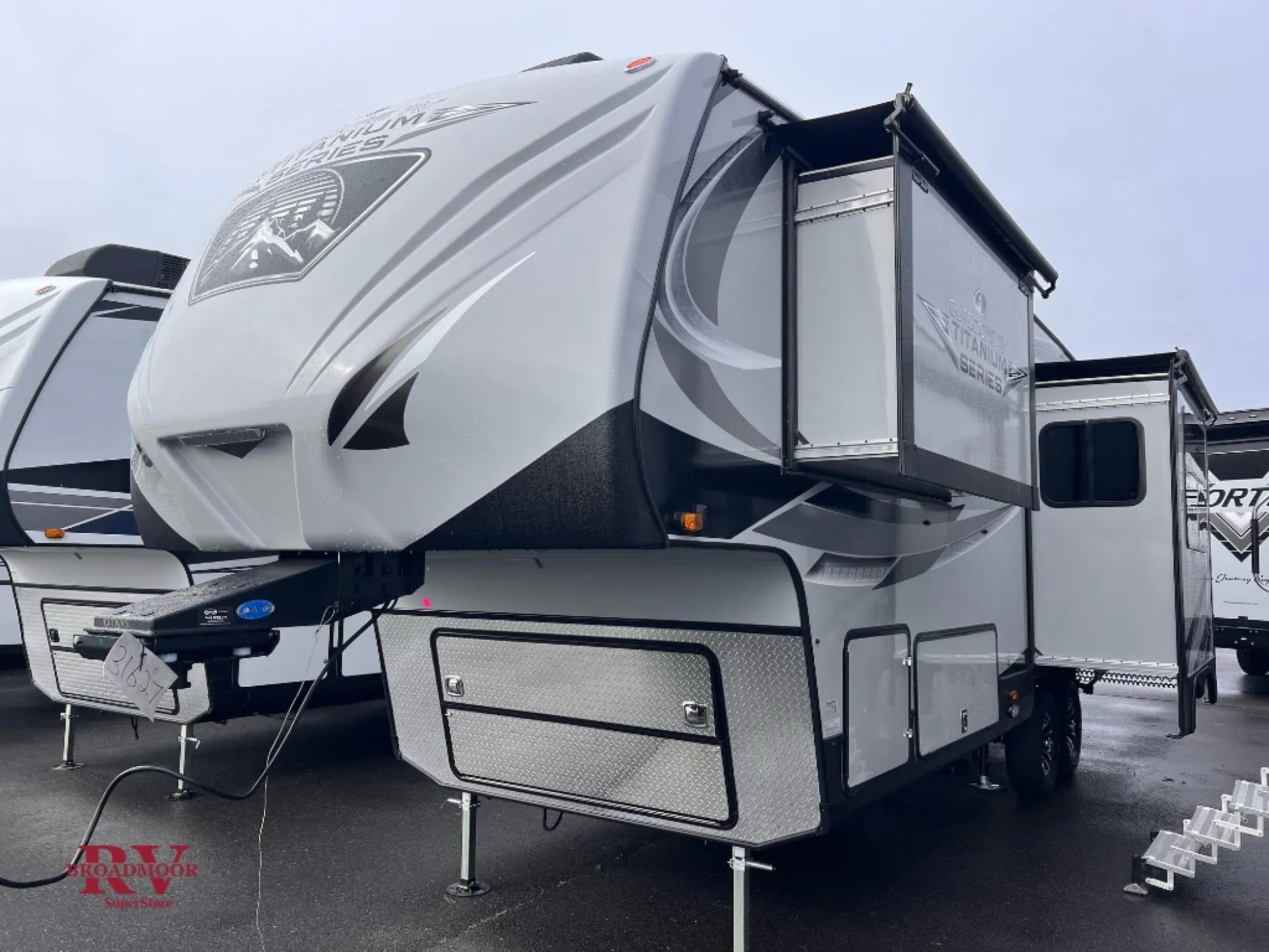 2026 Outdoors RV Glacier Peak Titanium Series F27KVS - Photo 4