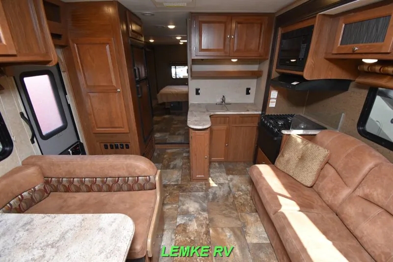 2017 Coachmen Leprechaun 310BH - Photo 3