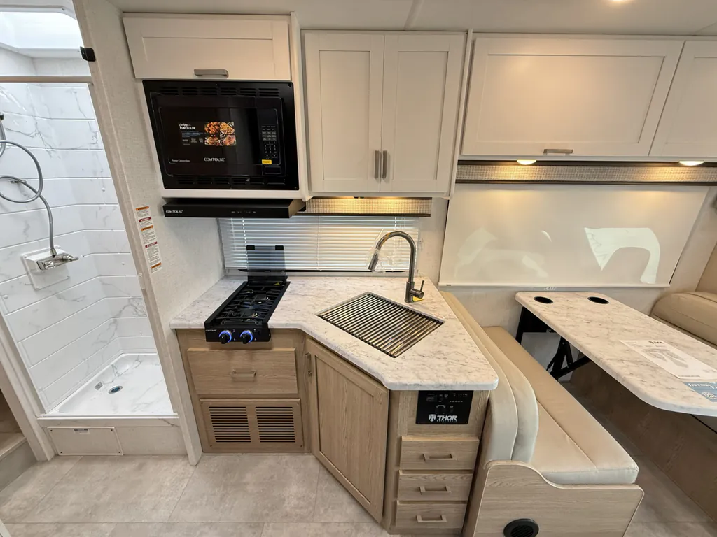 2026 Thor Motor Coach Freedom Elite 28HZ, Photos photo 4