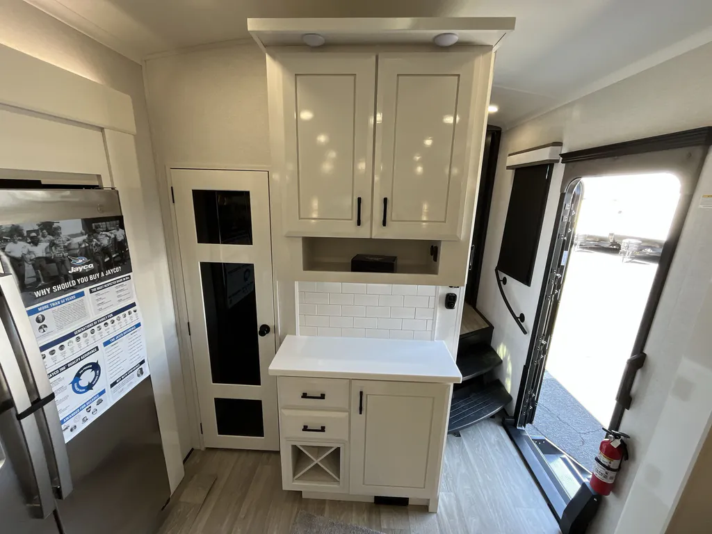 2027 Jayco Pinnacle 32RLTS, Photos photo 12