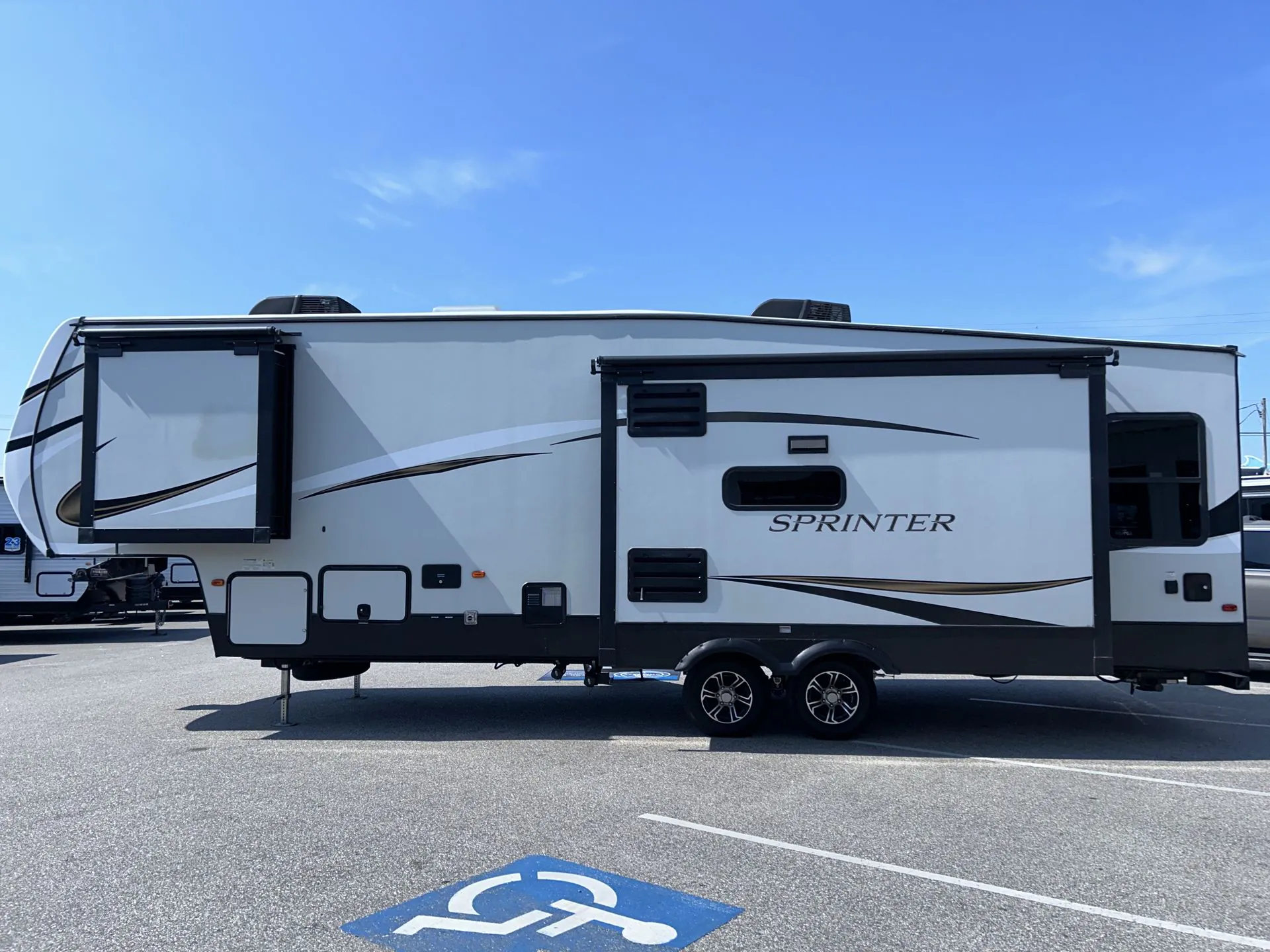 2021 Keystone Sprinter Campfire 30RL - Photo 4