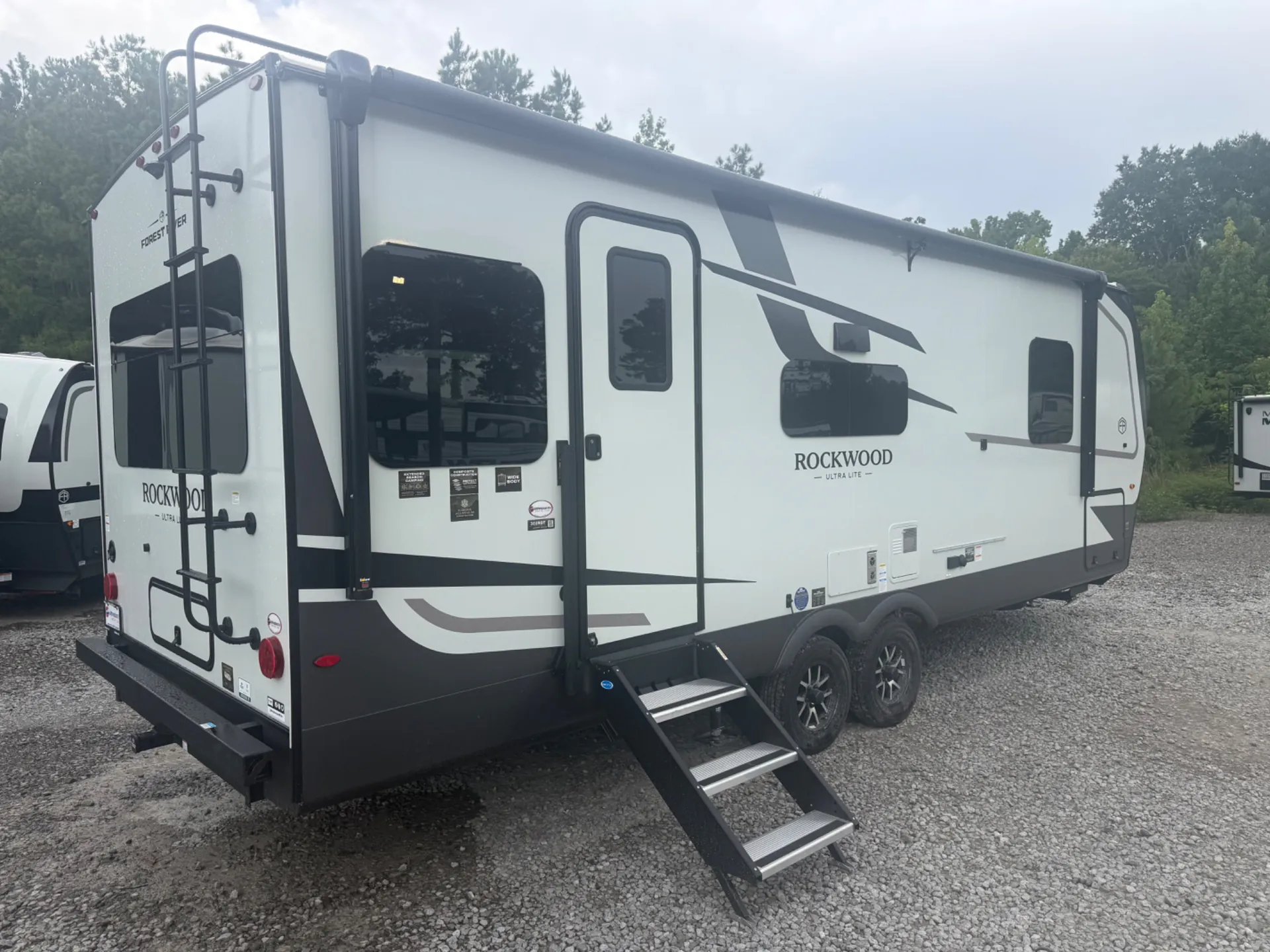 2027 Forest River Rockwood Ultra Lite 302RDT — Photo 5