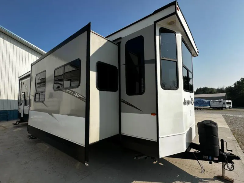 2018 Jayco Jay Flight Bungalow 40LOFT - Photo 2