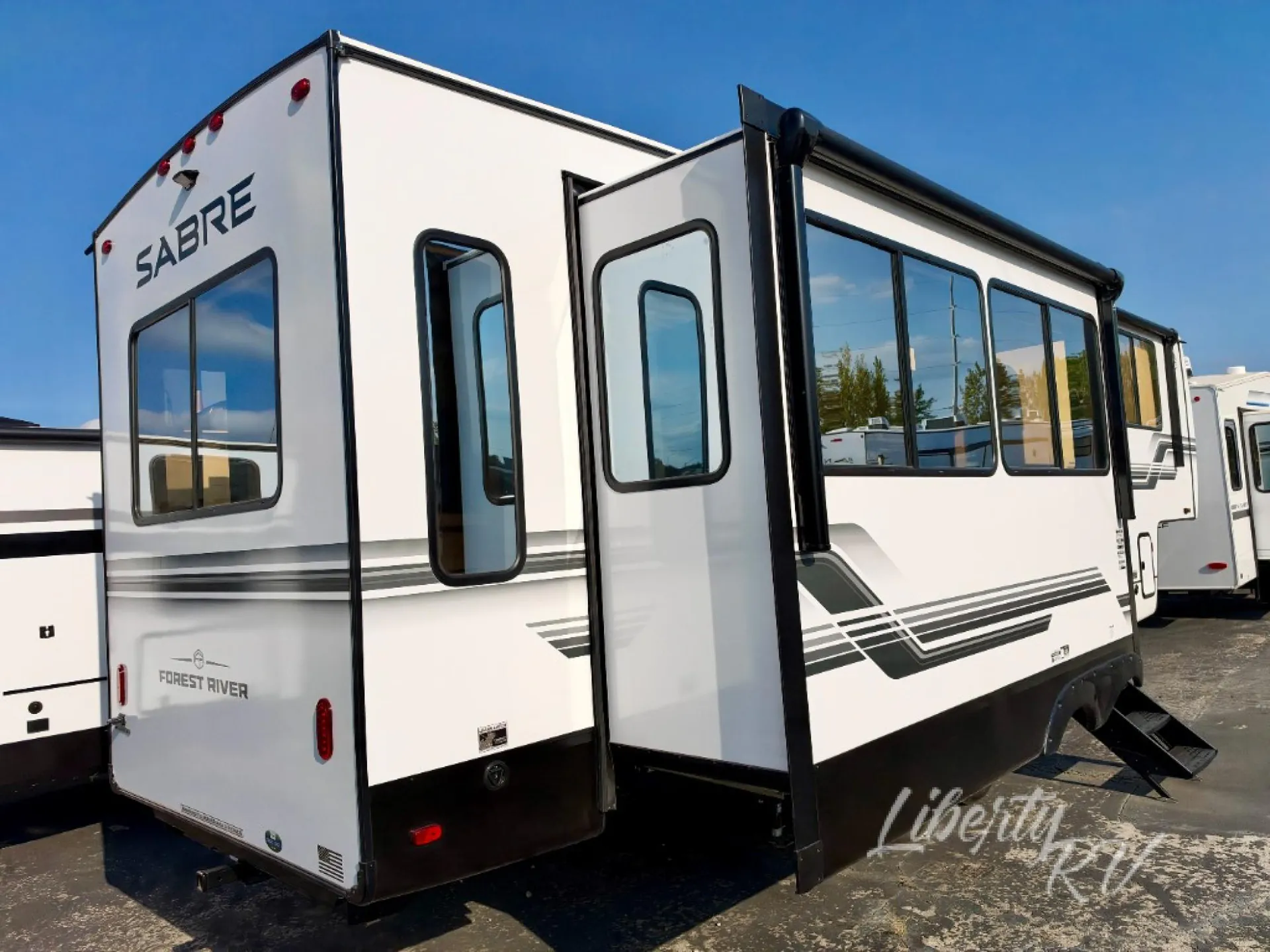 2027 Forest River Sabre 32RL - Photo 4