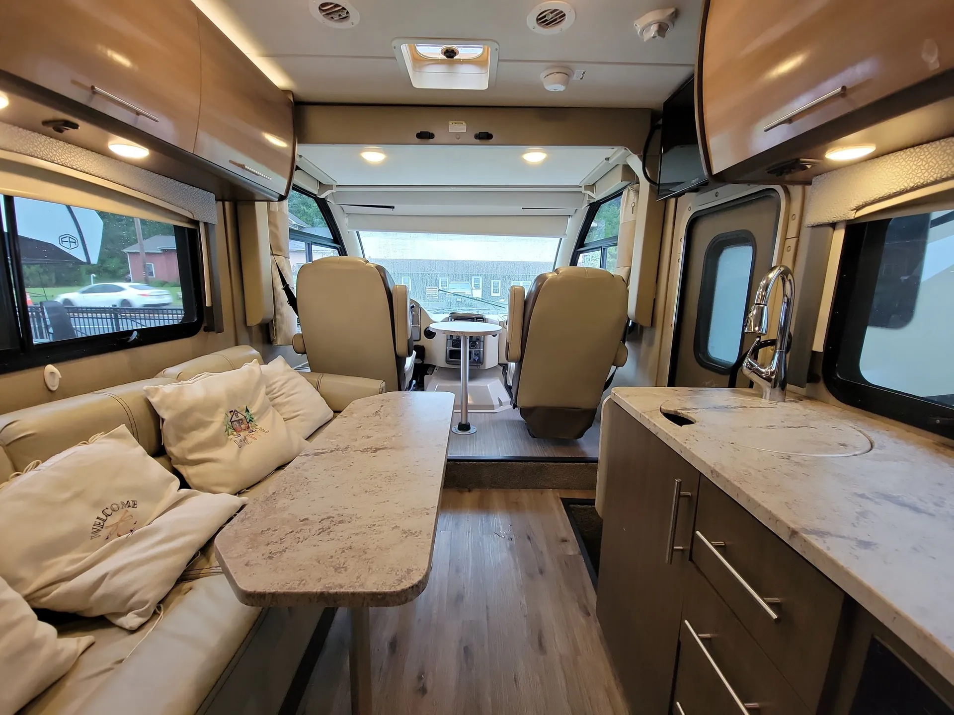 2017 Thor Motor Coach Vegas 252 — living area main