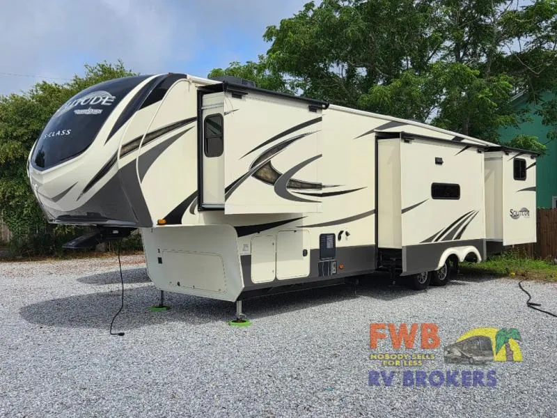 2020 Grand Design Solitude 3740BH - Photo 3
