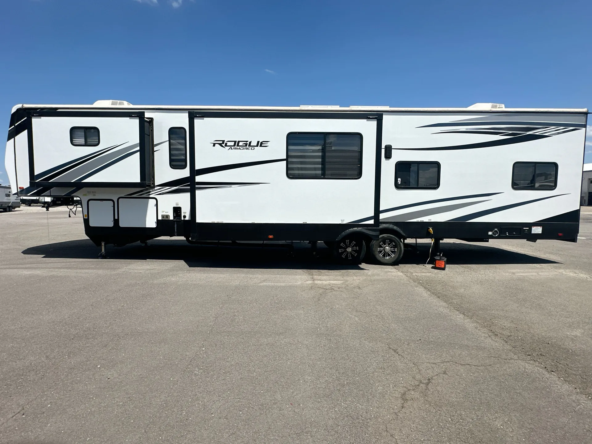 2022 Forest River Vengeance Rogue Armored 4007 — campside