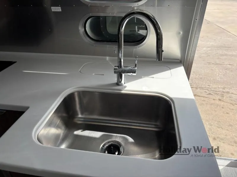 2026 Airstream Globetrotter 27FB - Photo 3