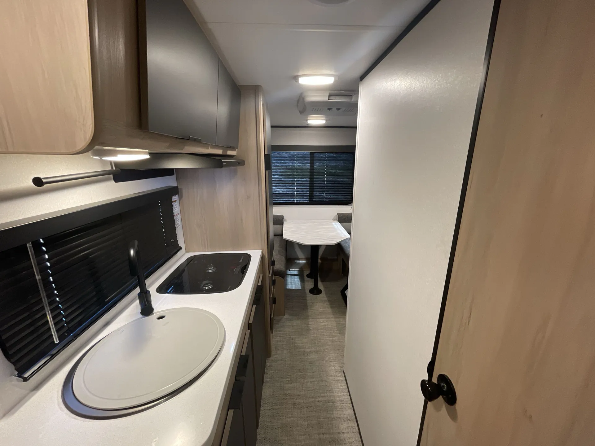 2021 Cruiser RV Hitch 16RD - Photo 3