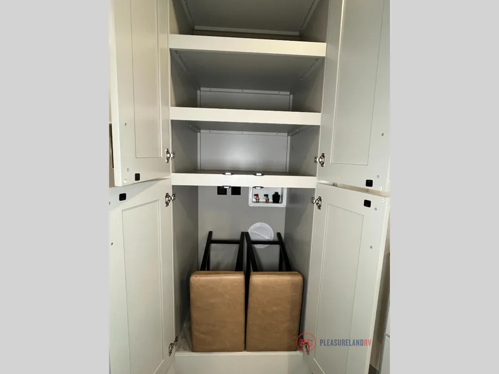 2026 Brinkley Model G 4100, Photos photo 32