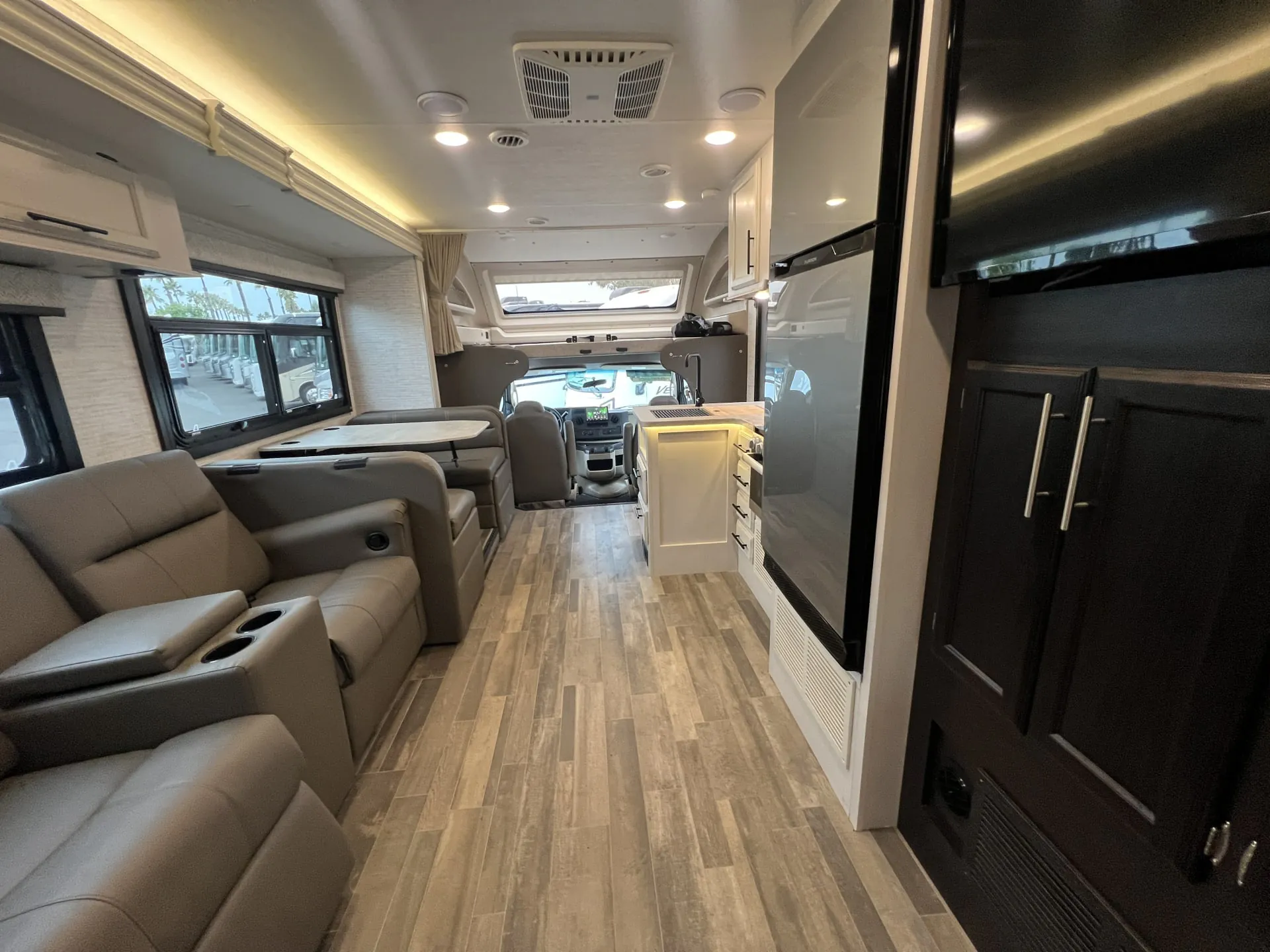 2024 Entegra Coach Odyssey 25R - Photo 4