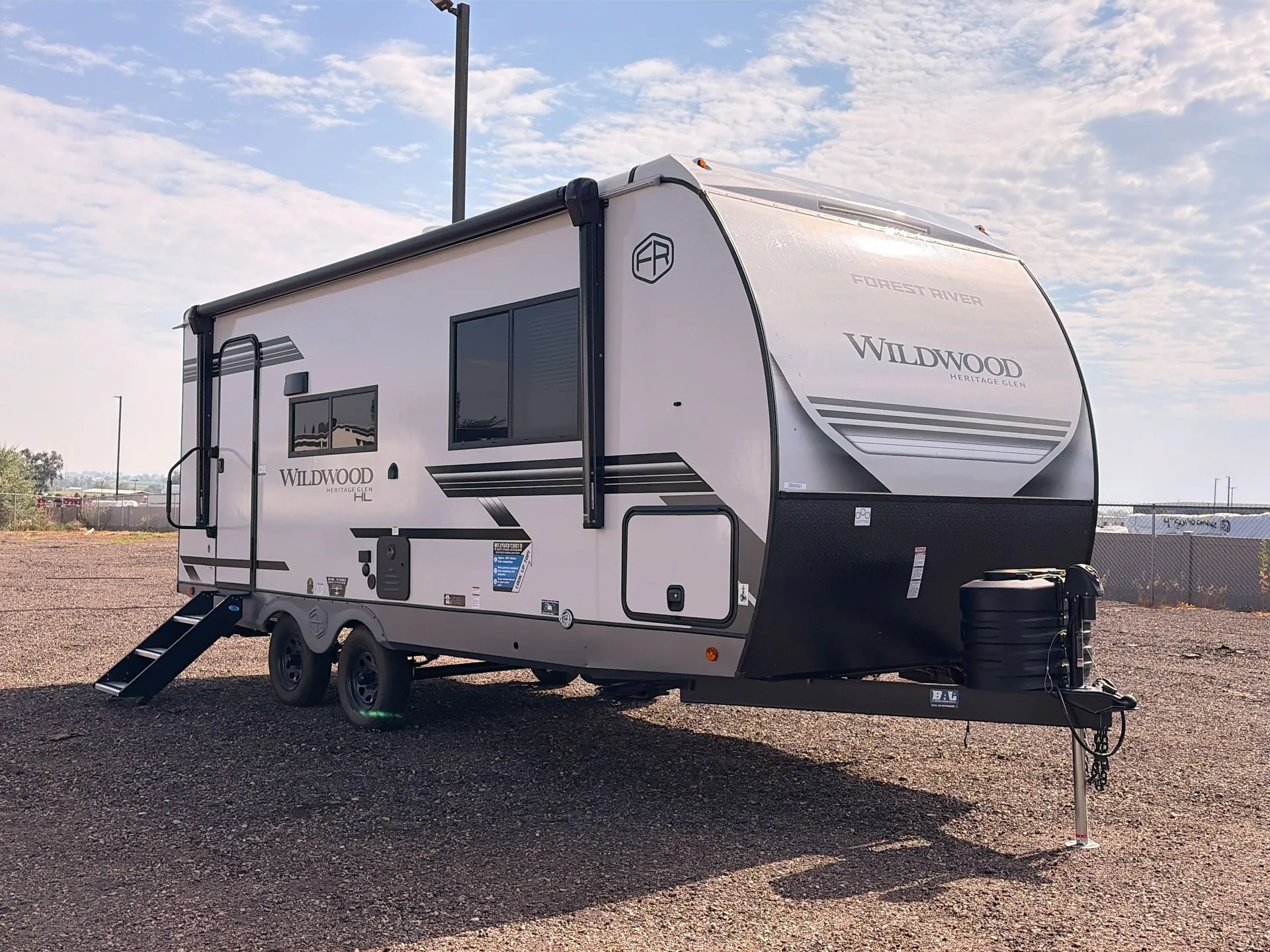 2027 Forest River Wildwood Heritage Glen Hyper-Lyte 21RBHL dealer photo 1 from Camping World