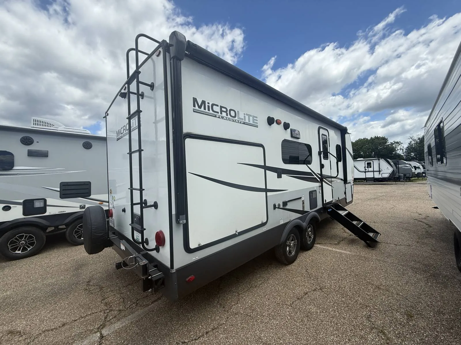 2022 Forest River Flagstaff Micro Lite 25BSDS - Photo 4