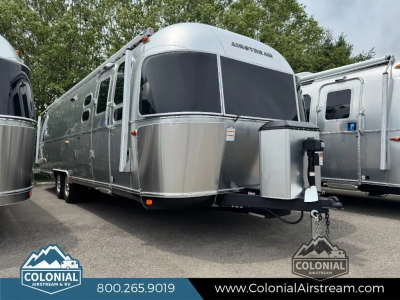 2026 Airstream Classic 30RB - Photo 2