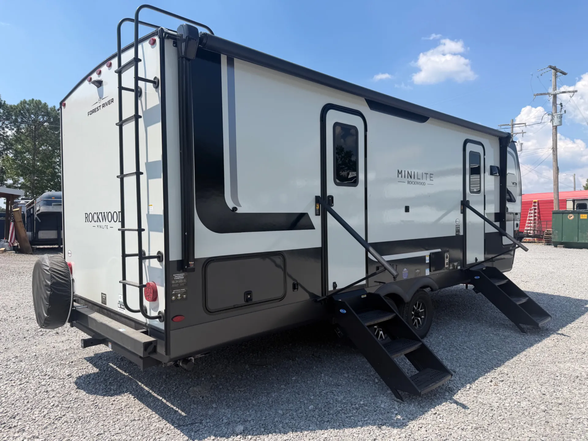 2027 Forest River Rockwood Mini Lite 2506FK — Photo 5