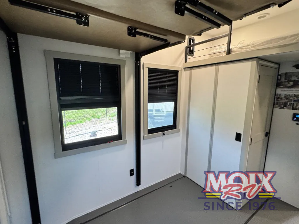 2026 Brinkley Model G 3520, Photos photo 53