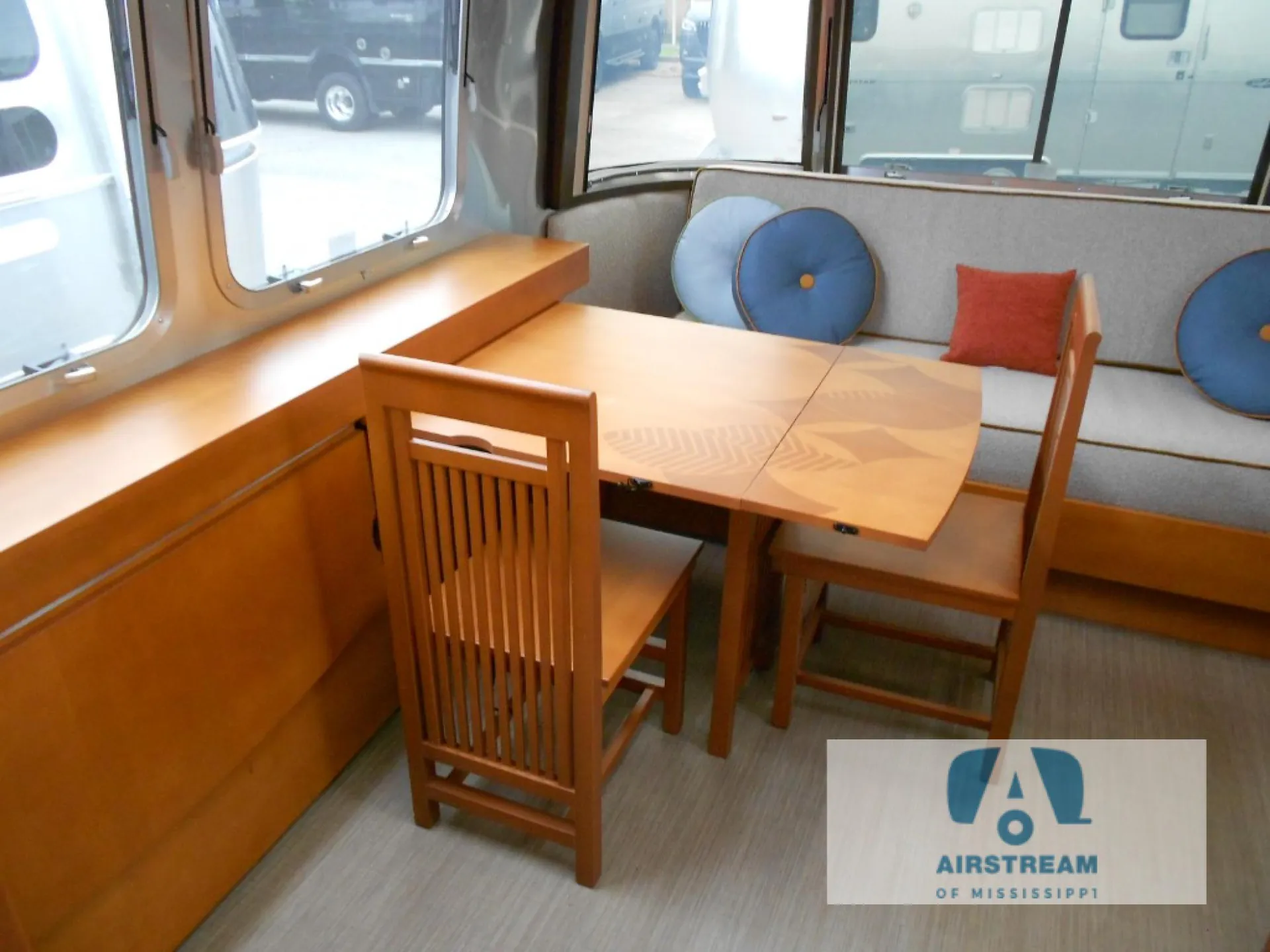 2026 Airstream Frank Lloyd Wright 28RB - Photo 4